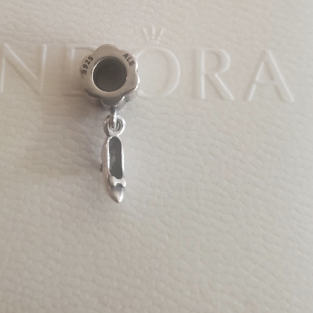 Authentic Pandora Stiletto Shoe retired charm - Picture 2 of 8